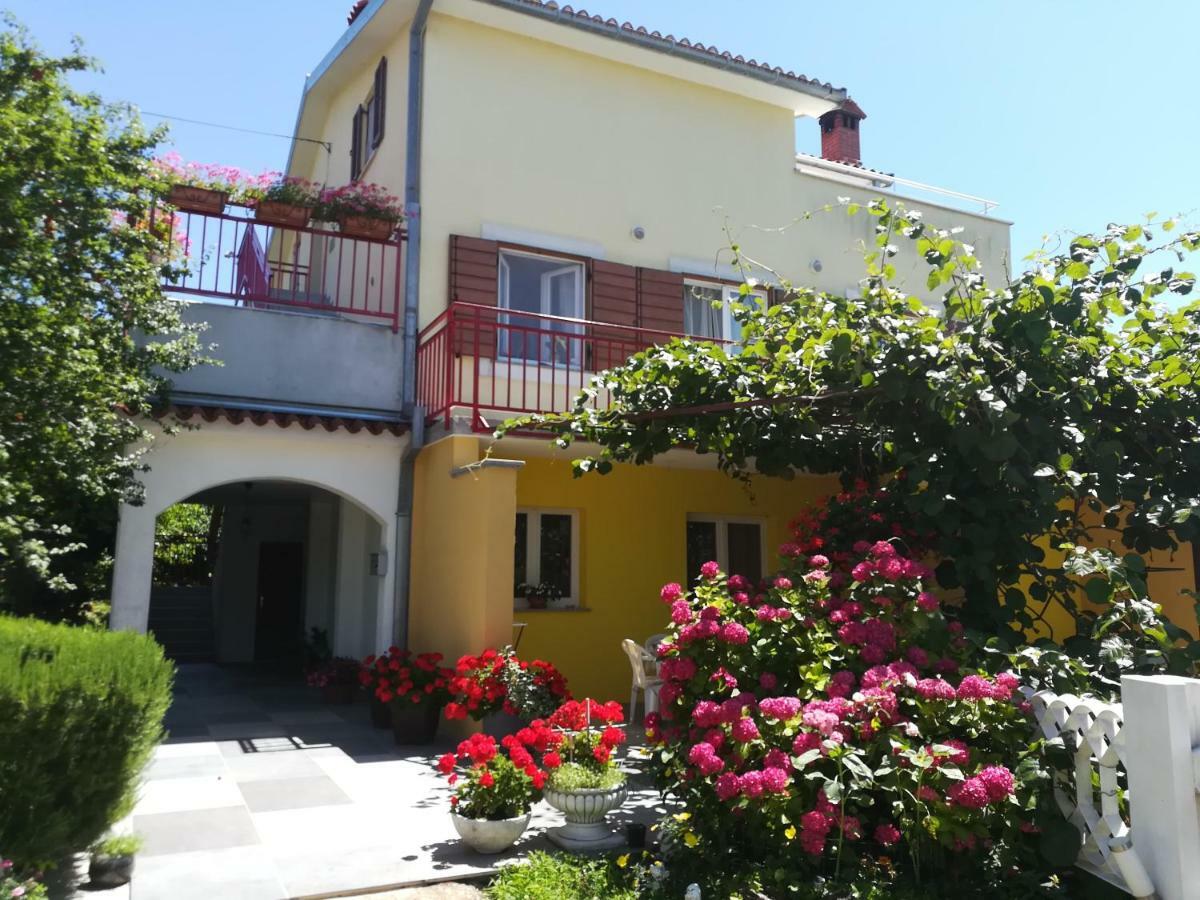 Apartments Sara Labin  Exterior foto